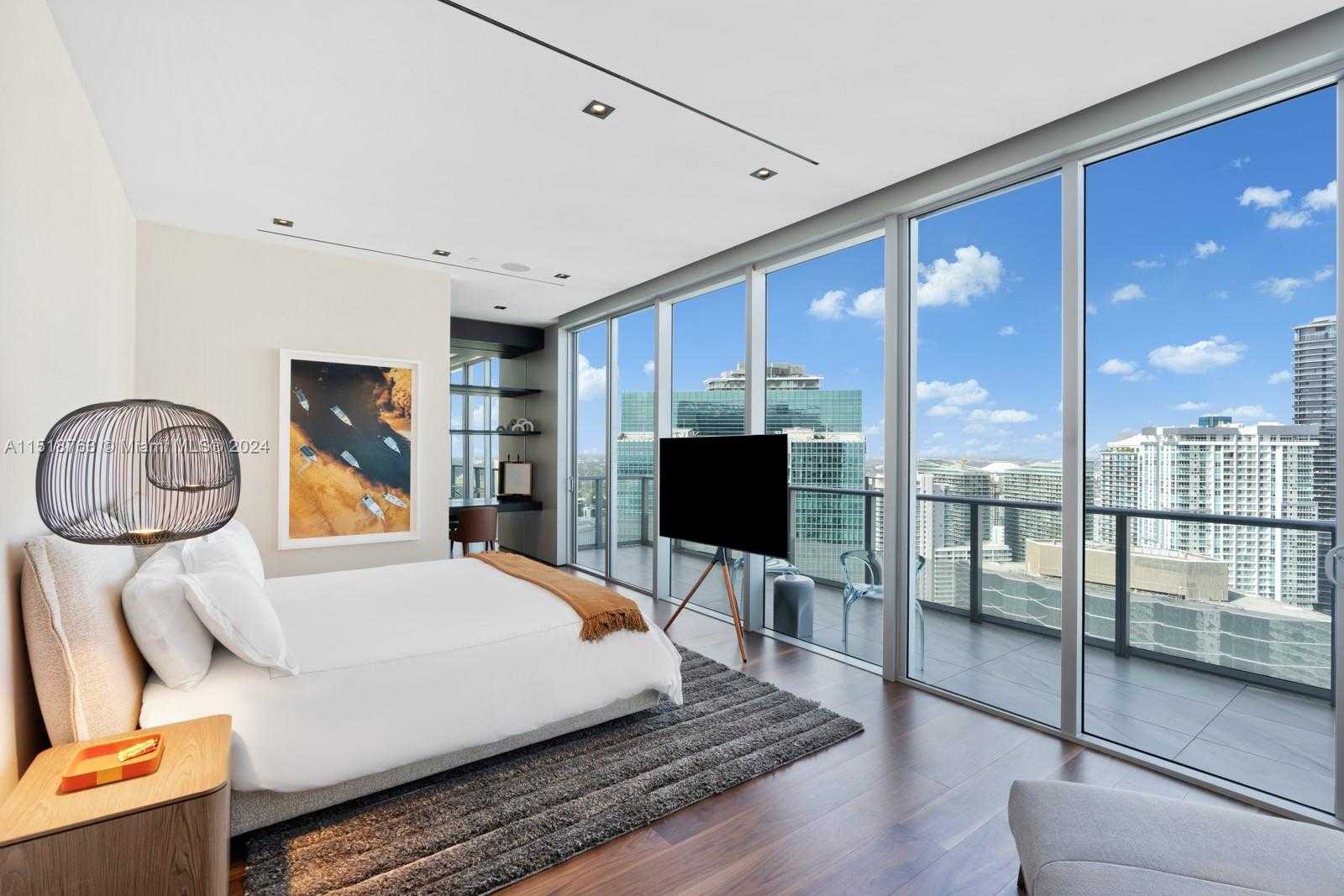 Small Image of Brickell House, 1300 Brickell Bay Dr, Miami, FL 33131, USA Number 30