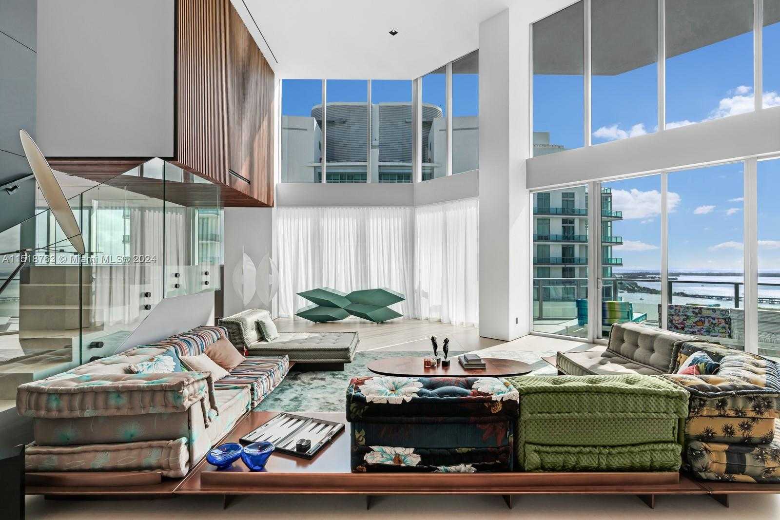 Small Image of Brickell House, 1300 Brickell Bay Dr, Miami, FL 33131, USA Number 4