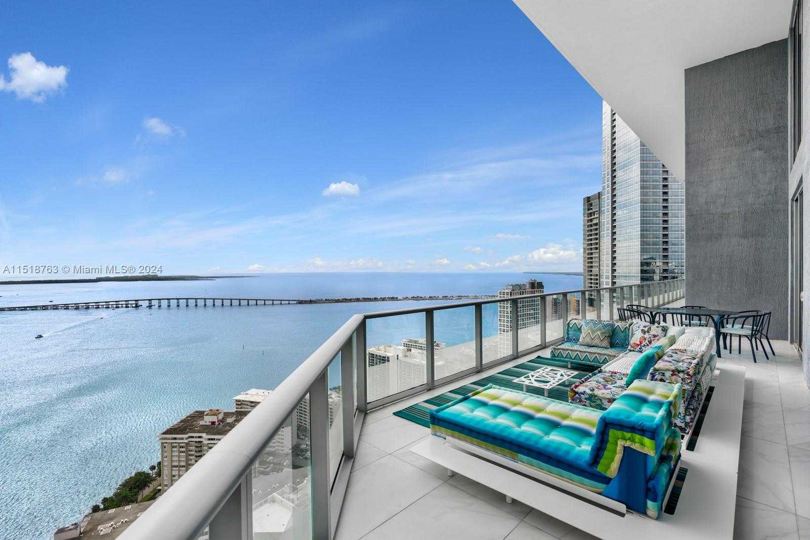 Small Image of Brickell House, 1300 Brickell Bay Dr, Miami, FL 33131, USA Number 41