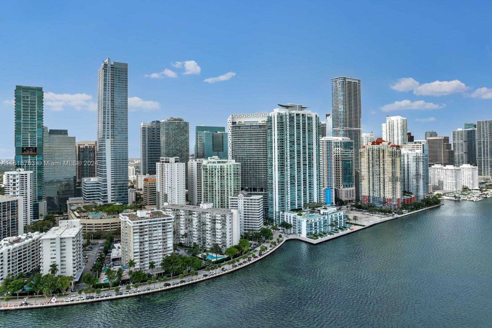 Small Image of Brickell House, 1300 Brickell Bay Dr, Miami, FL 33131, USA Number 44