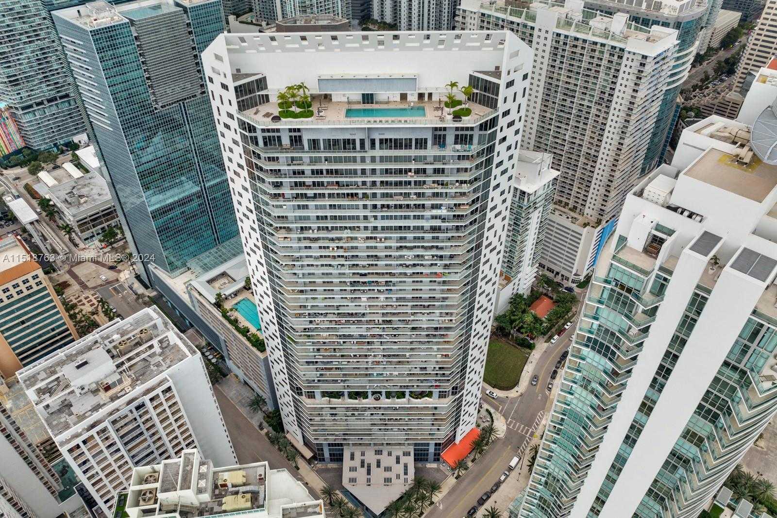 Small Image of Brickell House, 1300 Brickell Bay Dr, Miami, FL 33131, USA Number 45