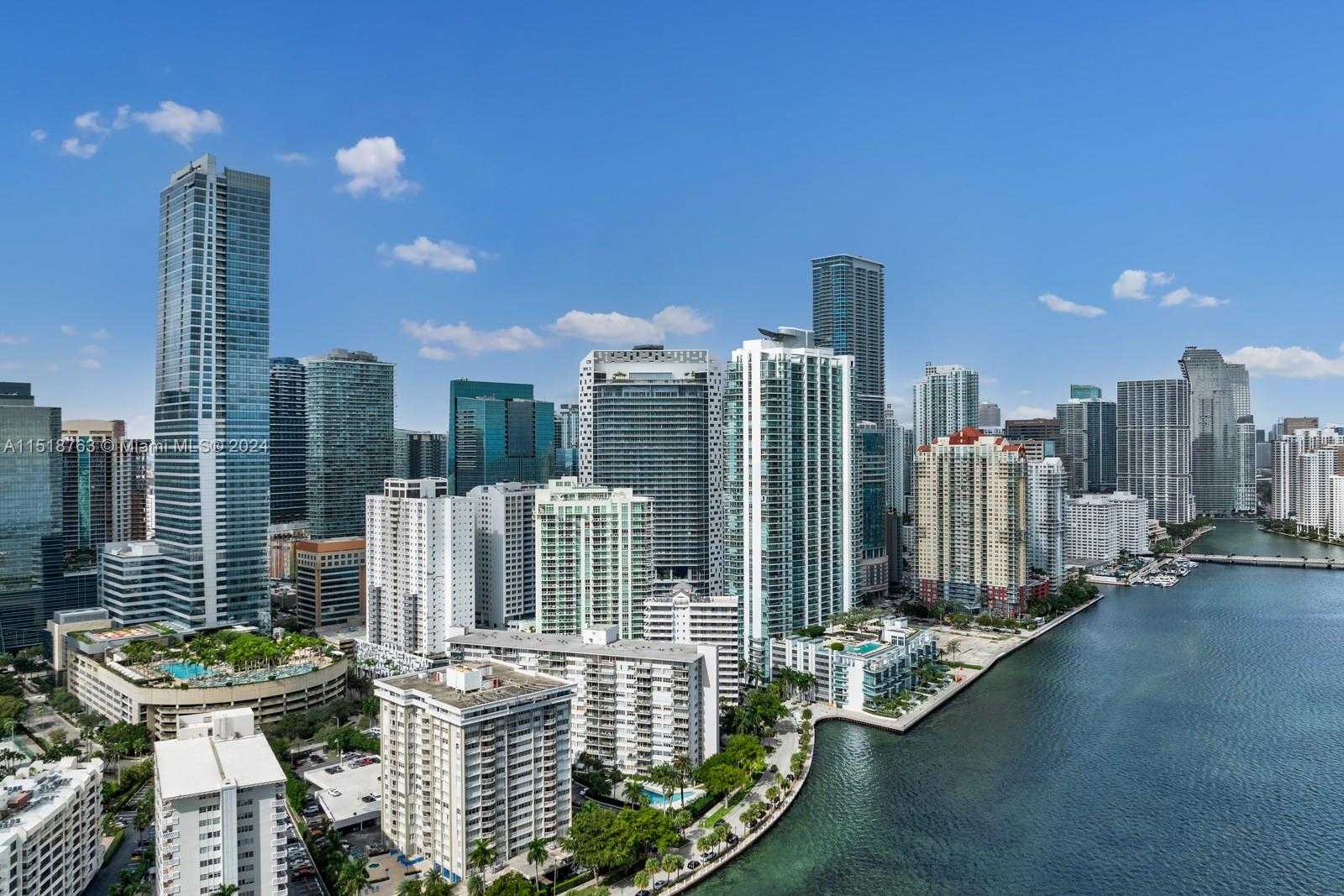 Small Image of Brickell House, 1300 Brickell Bay Dr, Miami, FL 33131, USA Number 47