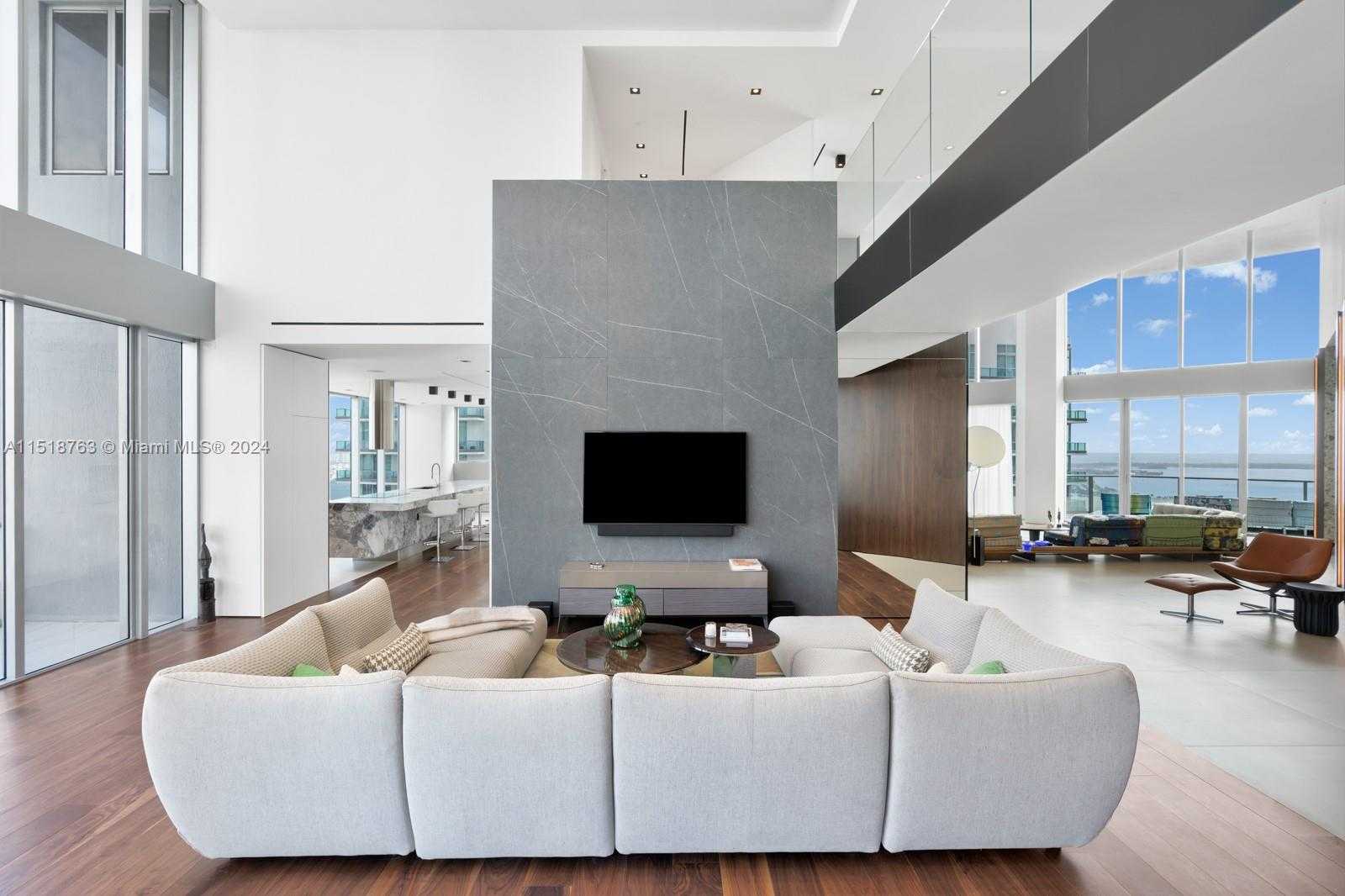 Small Image of Brickell House, 1300 Brickell Bay Dr, Miami, FL 33131, USA Number 5