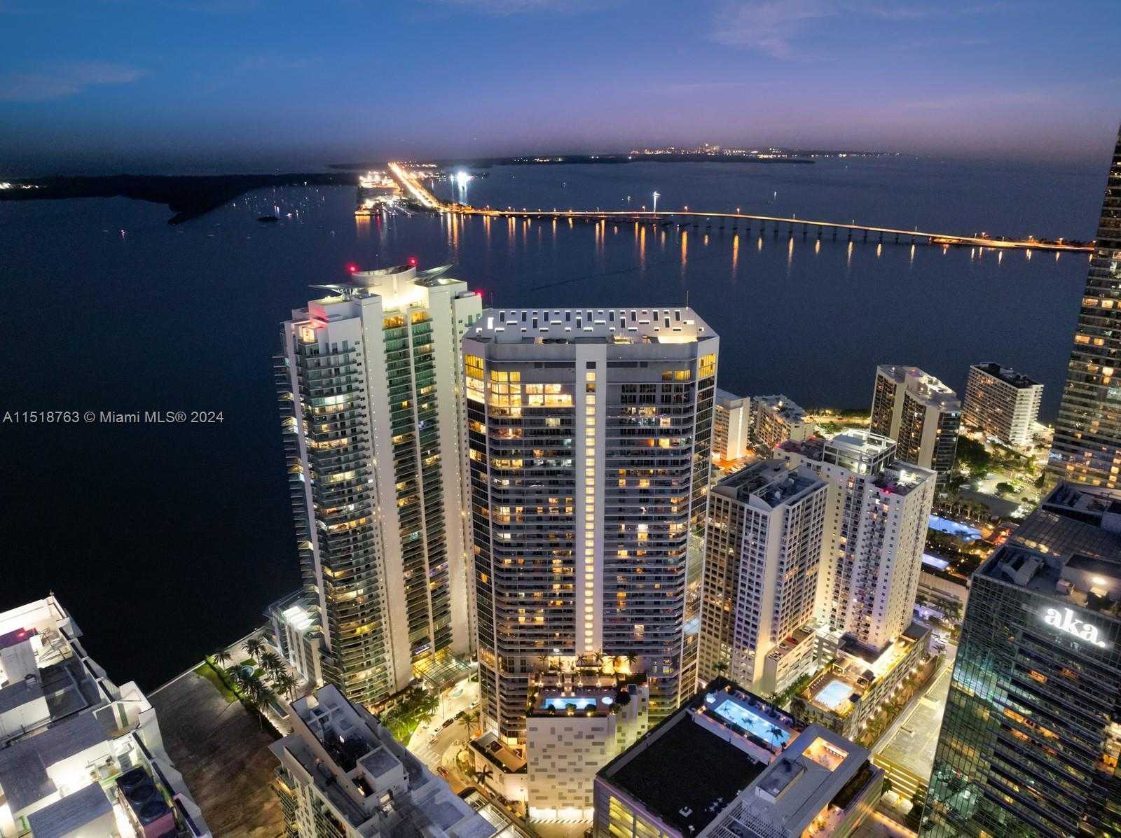 Small Image of Brickell House, 1300 Brickell Bay Dr, Miami, FL 33131, USA Number 53