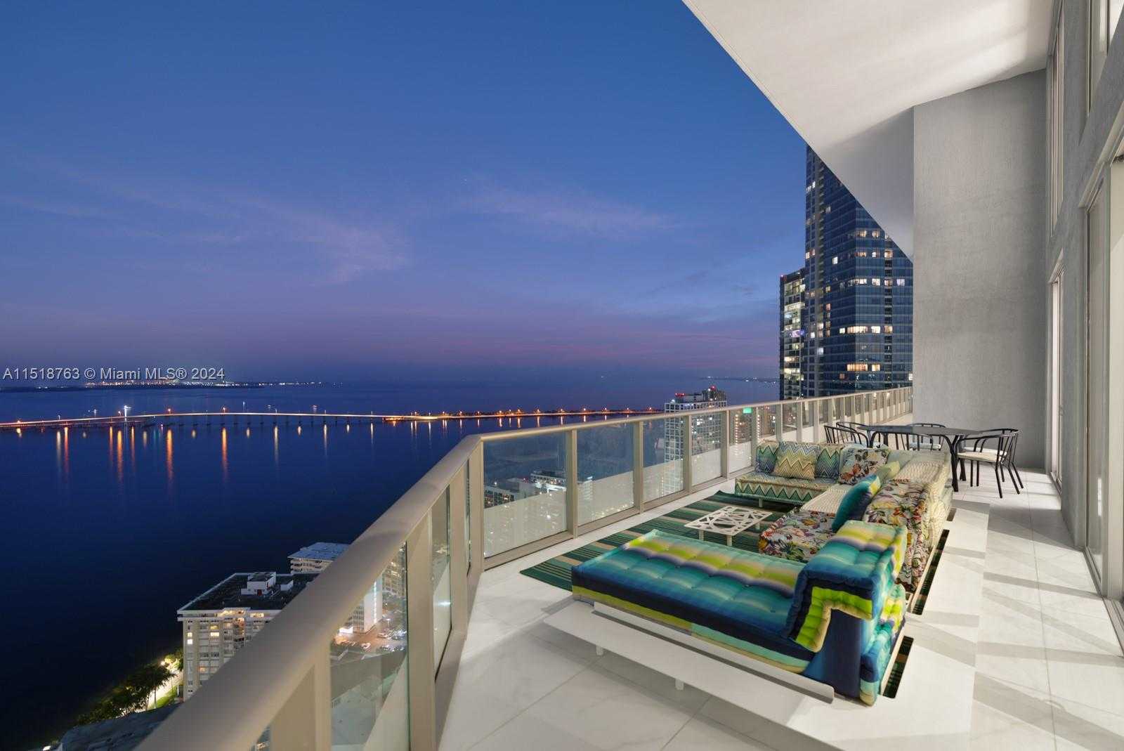 Small Image of Brickell House, 1300 Brickell Bay Dr, Miami, FL 33131, USA Number 54