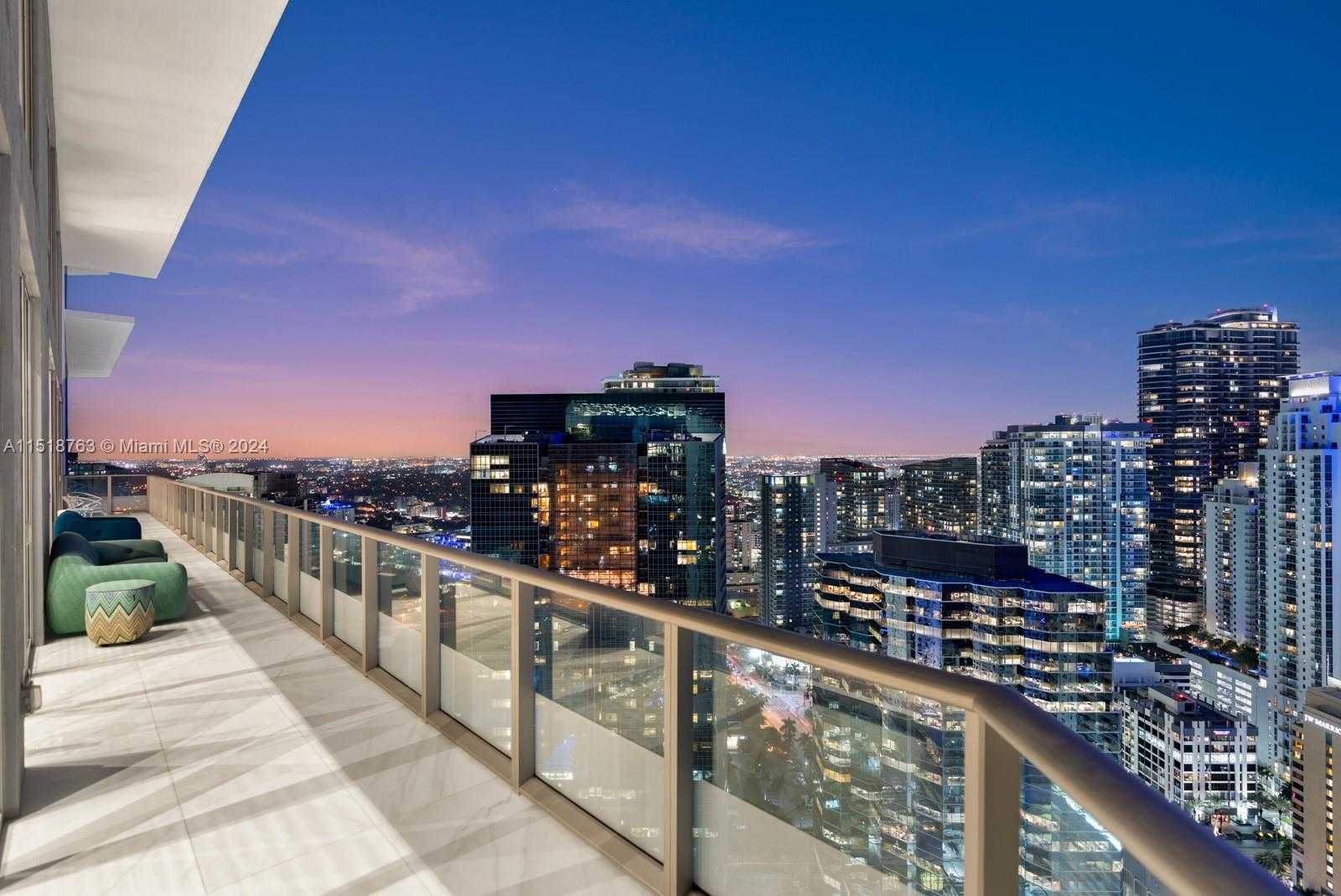 Small Image of Brickell House, 1300 Brickell Bay Dr, Miami, FL 33131, USA Number 56