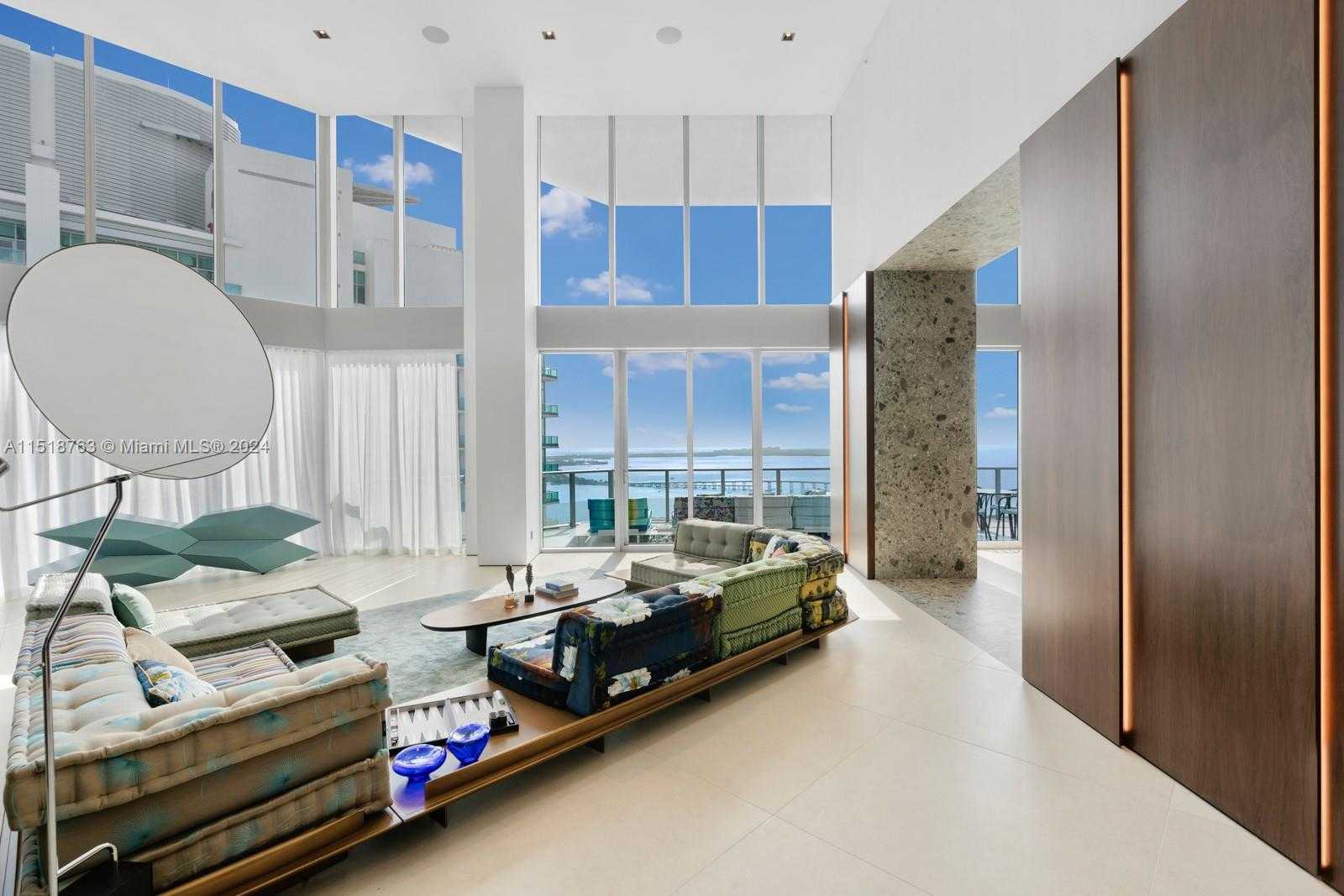 Small Image of Brickell House, 1300 Brickell Bay Dr, Miami, FL 33131, USA Number 7
