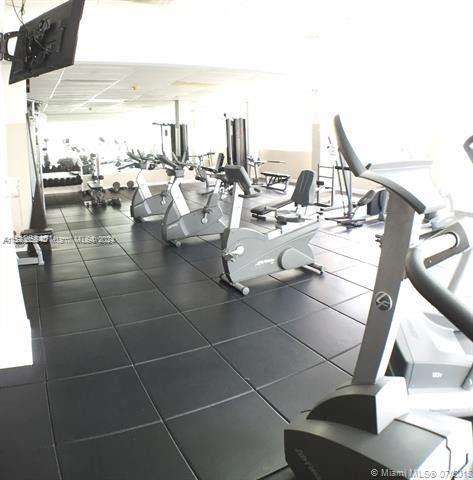Small Image of 5601 COLLINS AVE #523, Miami Beach Number 3