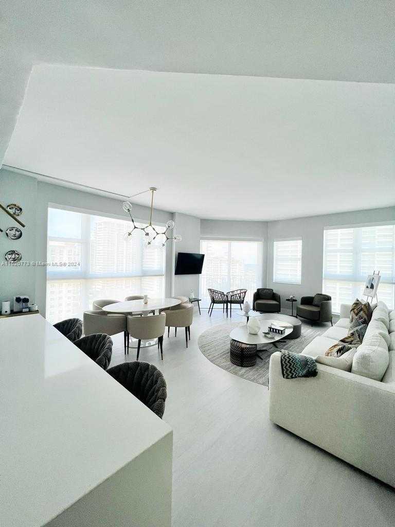 Small Image of 19900 EAST COUNTRY CLUB DR #PH20, Aventura Number 20
