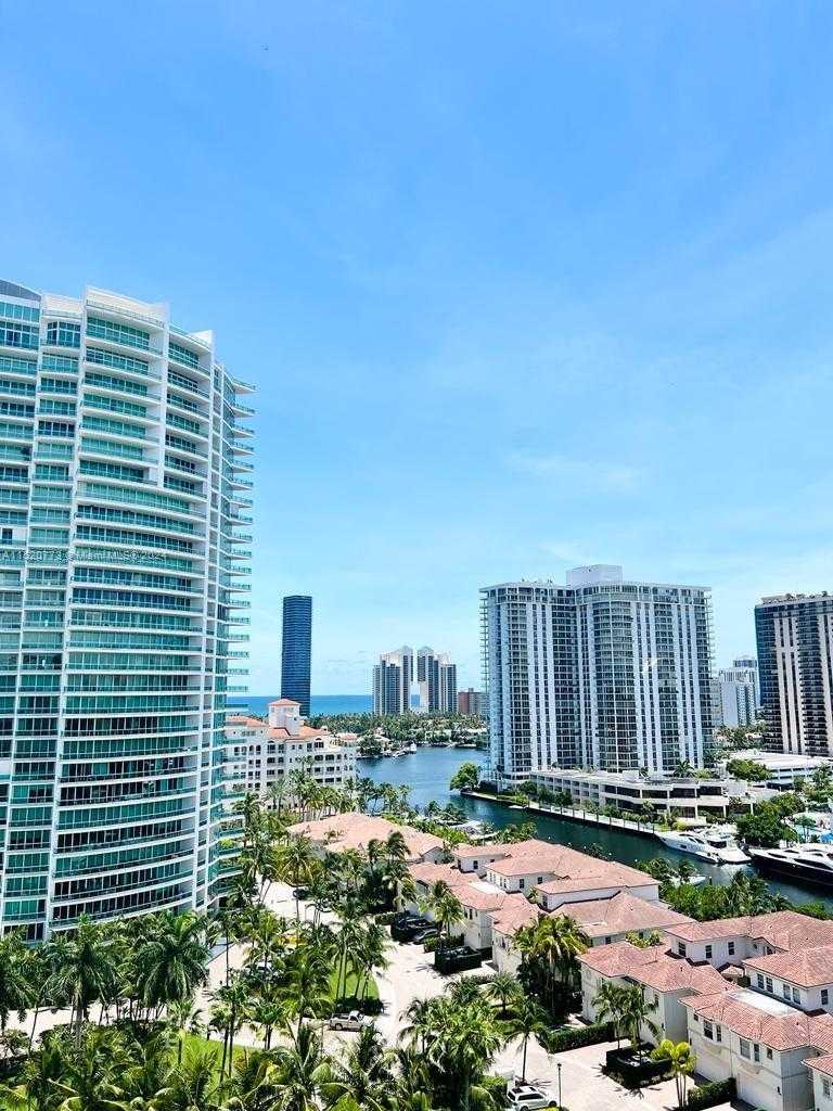 Small Image of 19900 EAST COUNTRY CLUB DR #PH20, Aventura Number 4
