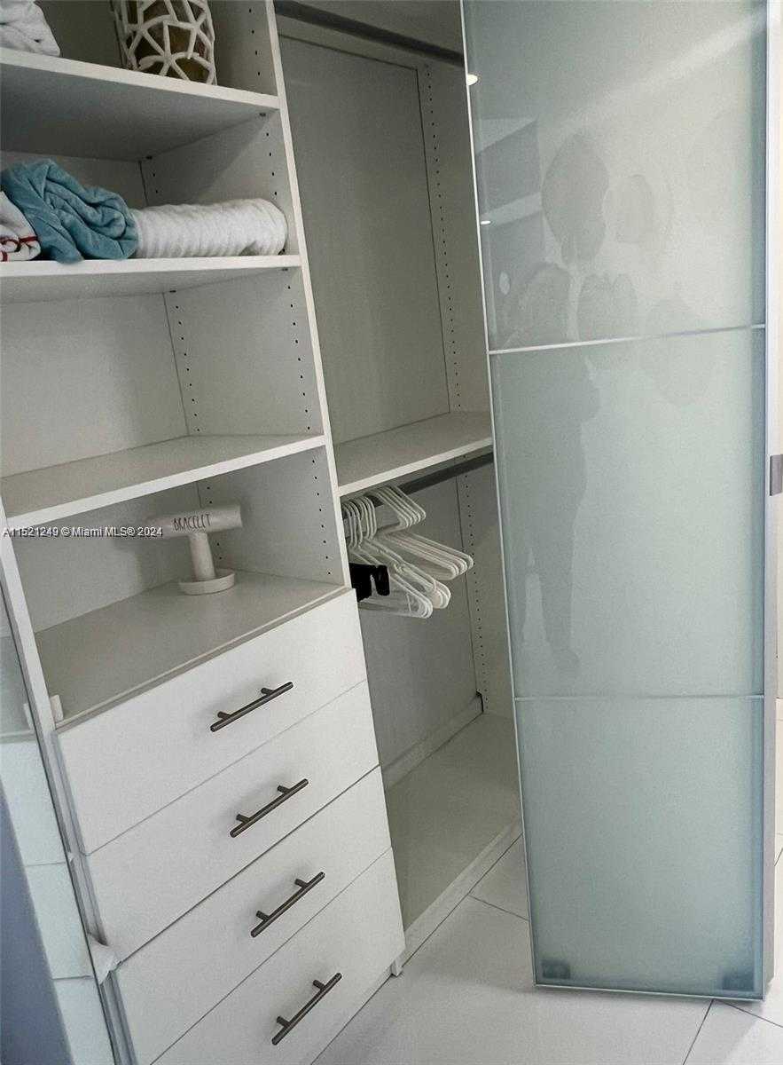 Small Image of 16699 COLLINS #2507, Sunny Isles Beach Number 24