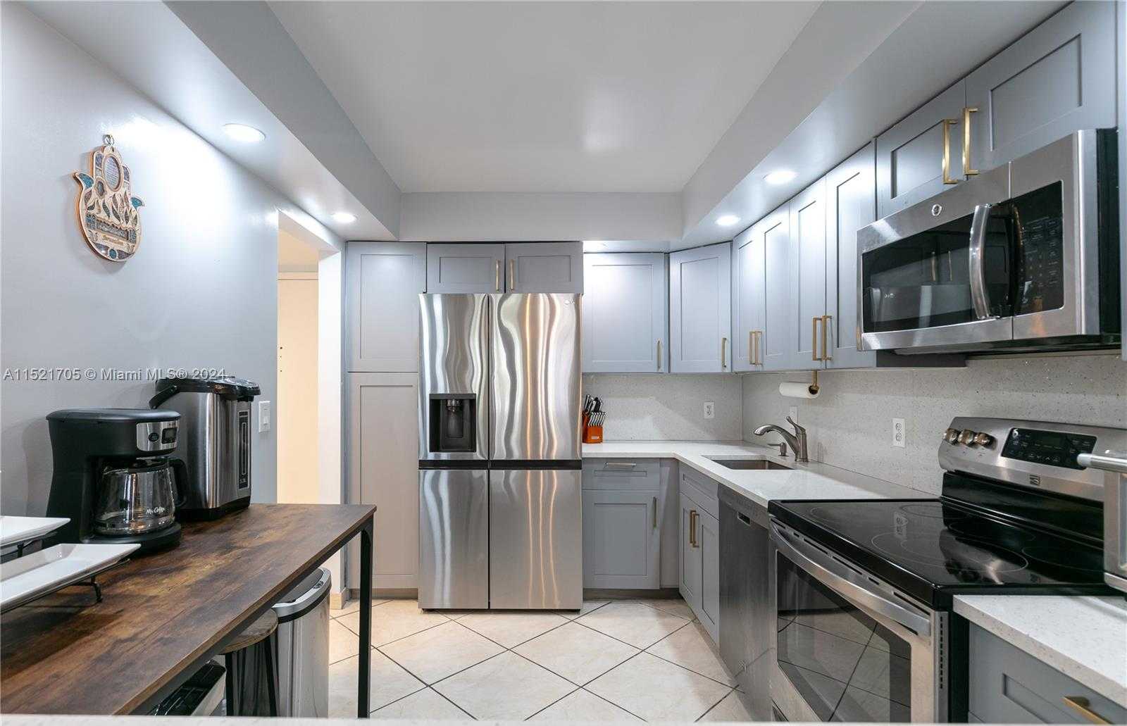 Small Image of 2401 SOUTH OCEAN DR #404, Hollywood Number 10