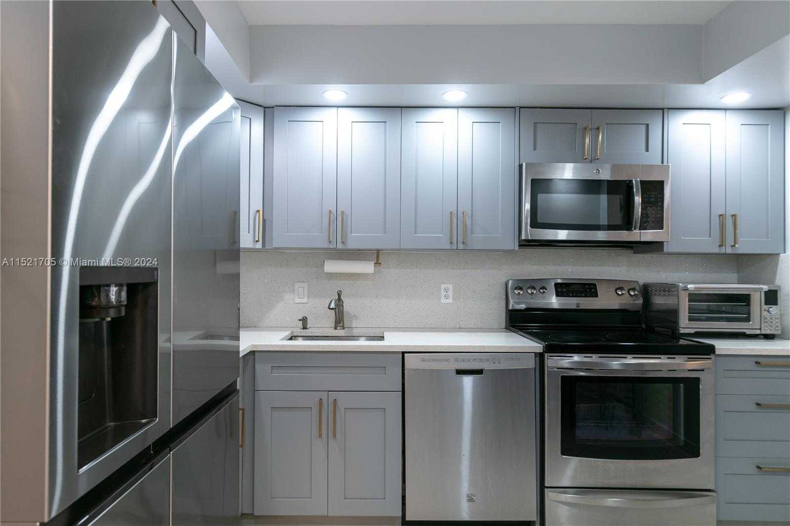 Small Image of 2401 SOUTH OCEAN DR #404, Hollywood Number 12