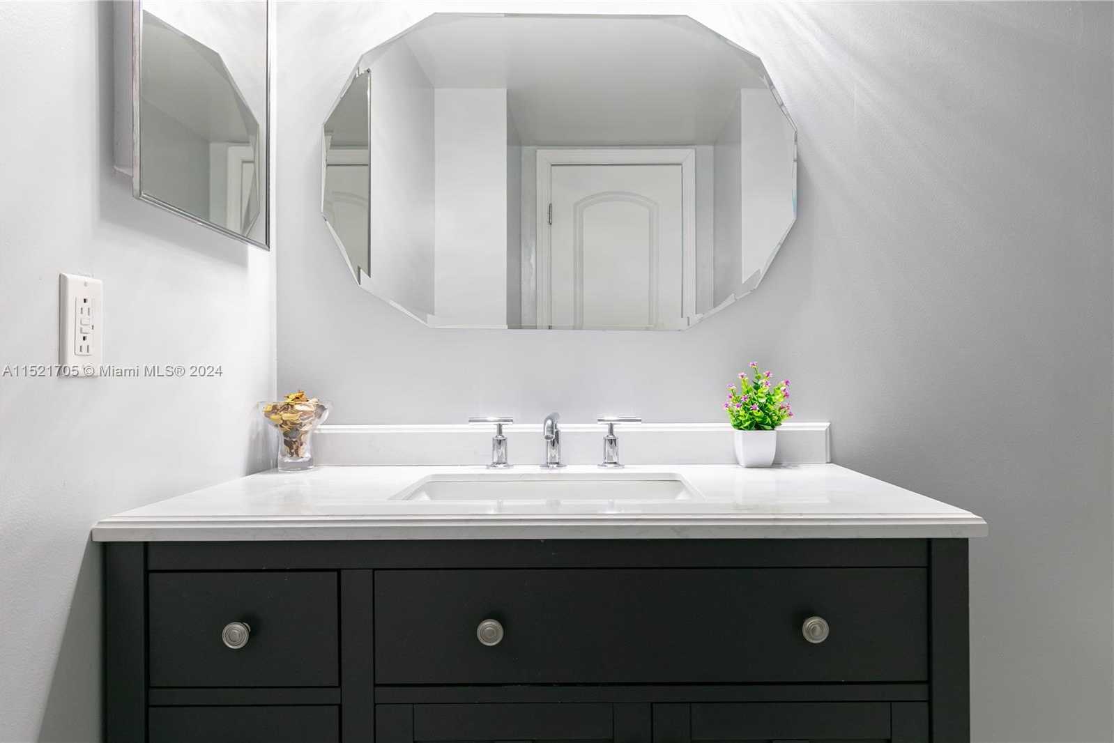Small Image of 2401 SOUTH OCEAN DR #404, Hollywood Number 16