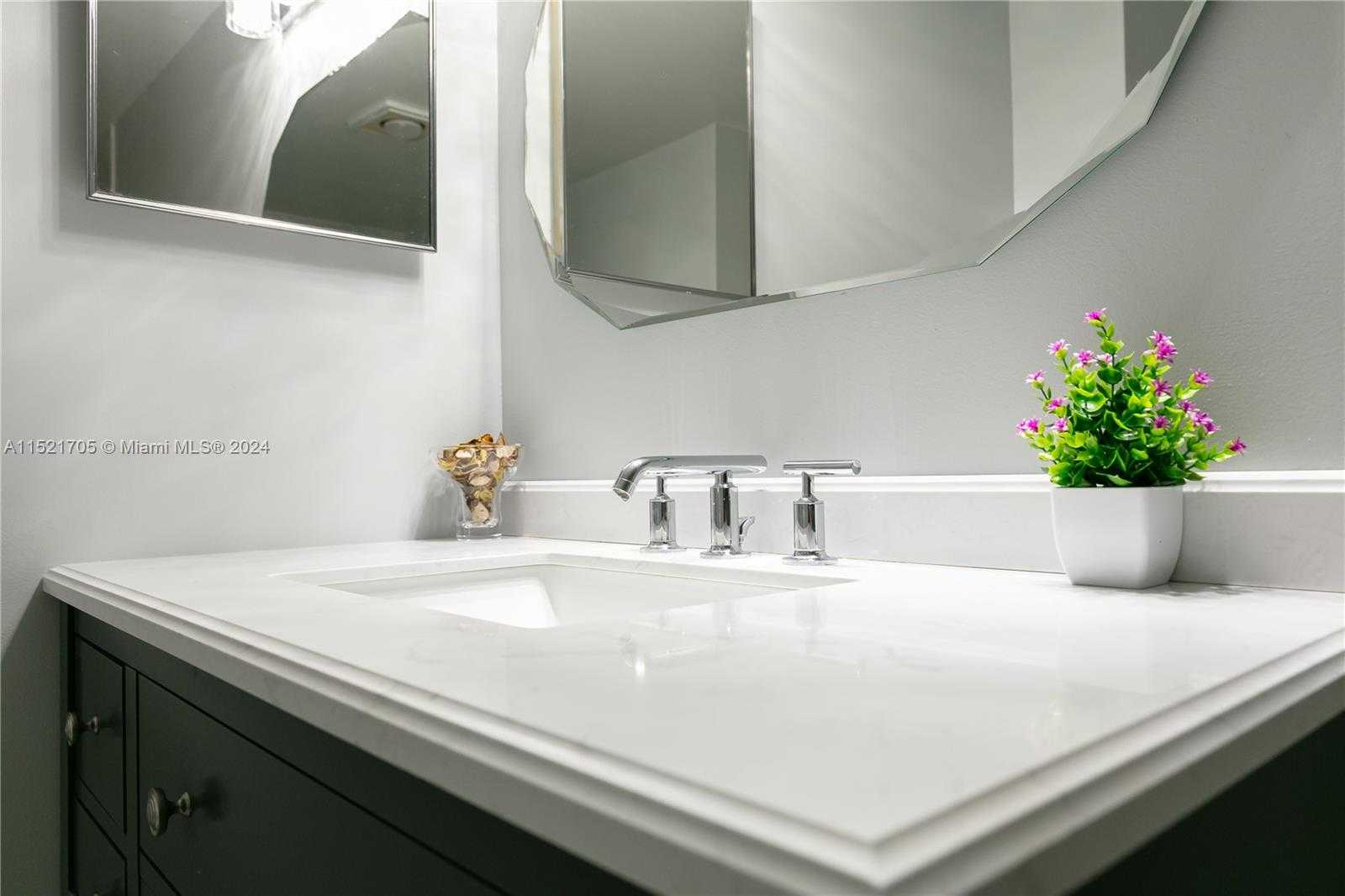 Small Image of 2401 SOUTH OCEAN DR #404, Hollywood Number 18