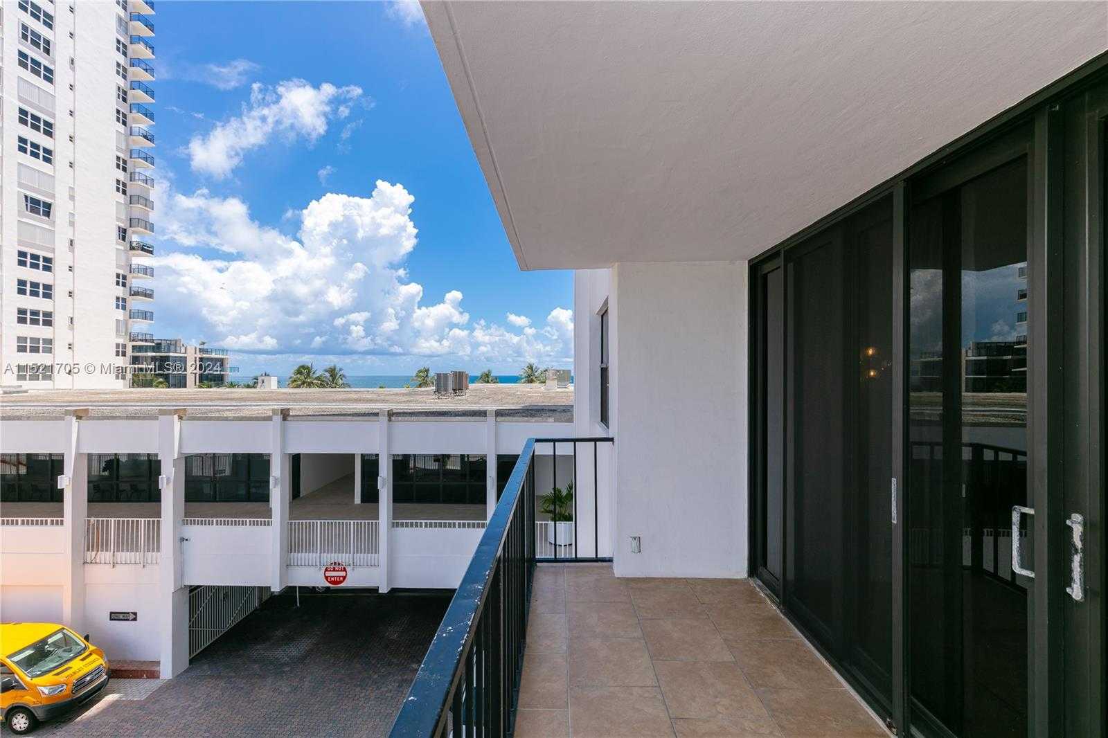 Small Image of 2401 SOUTH OCEAN DR #404, Hollywood Number 25