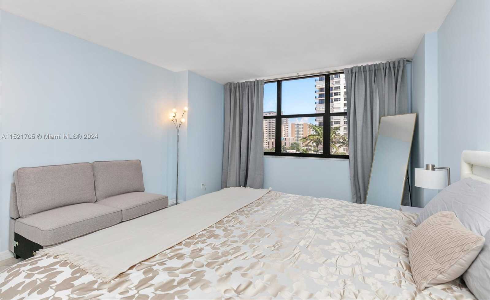 Small Image of 2401 SOUTH OCEAN DR #404, Hollywood Number 7