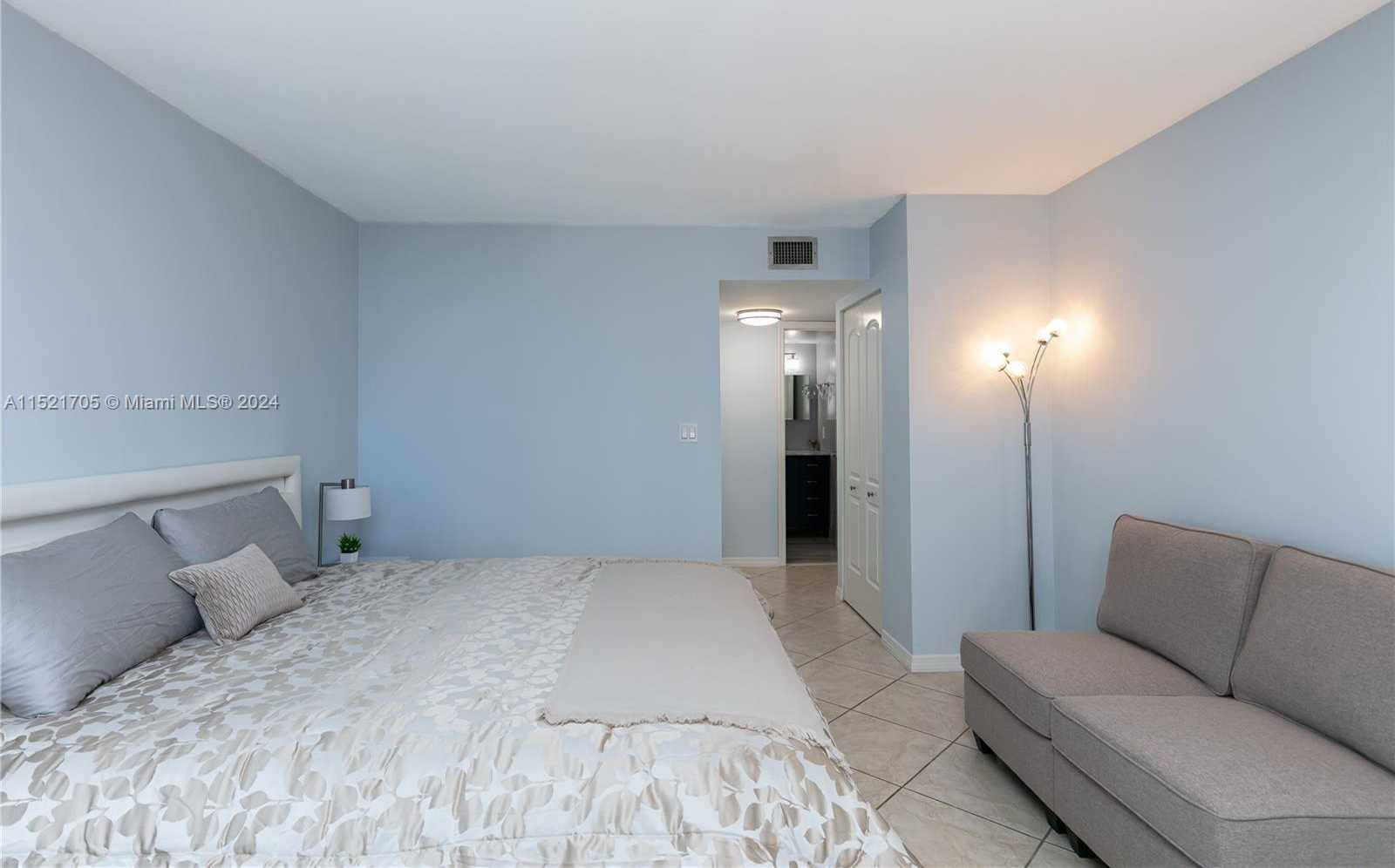 Small Image of 2401 SOUTH OCEAN DR #404, Hollywood Number 8
