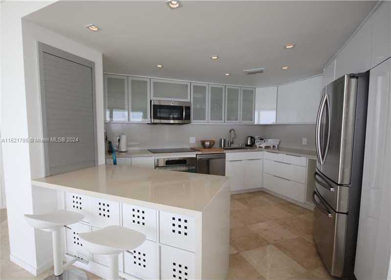 Small Image of 5151 COLLINS AV #532, Miami Beach Number 10