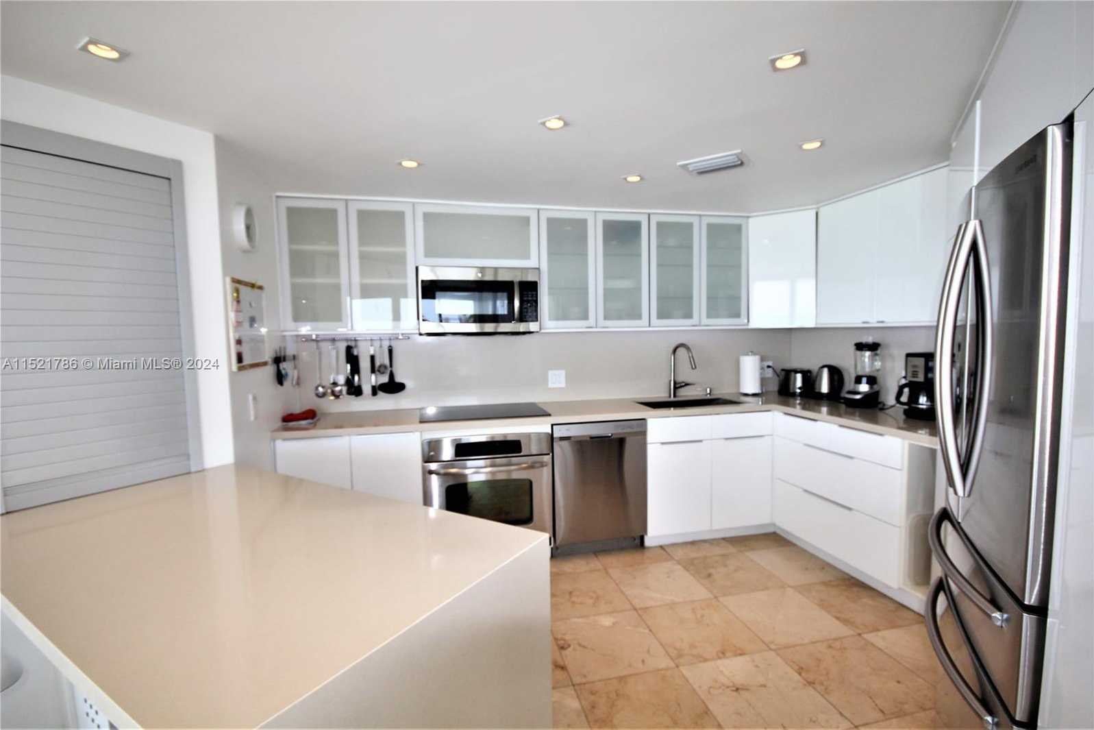 Small Image of 5151 COLLINS AV #532, Miami Beach Number 11