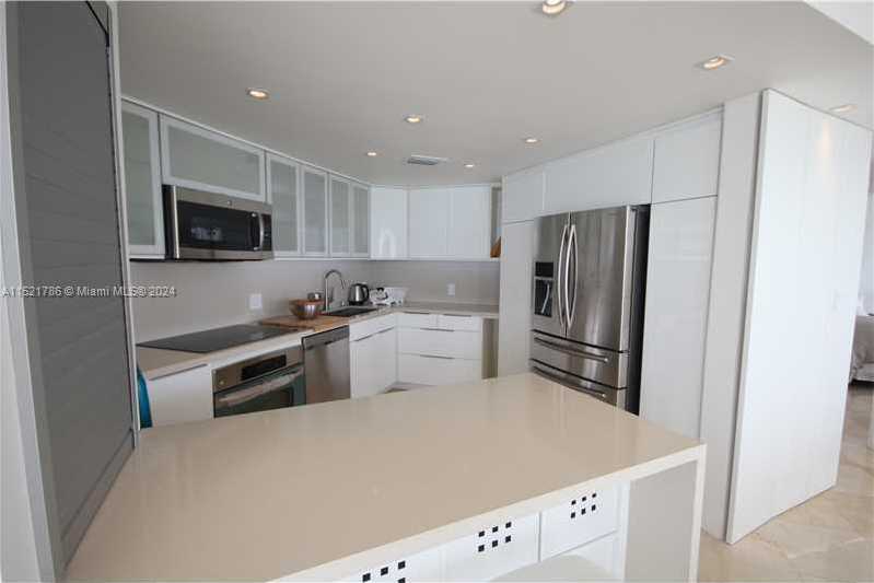 Small Image of 5151 COLLINS AV #532, Miami Beach Number 13