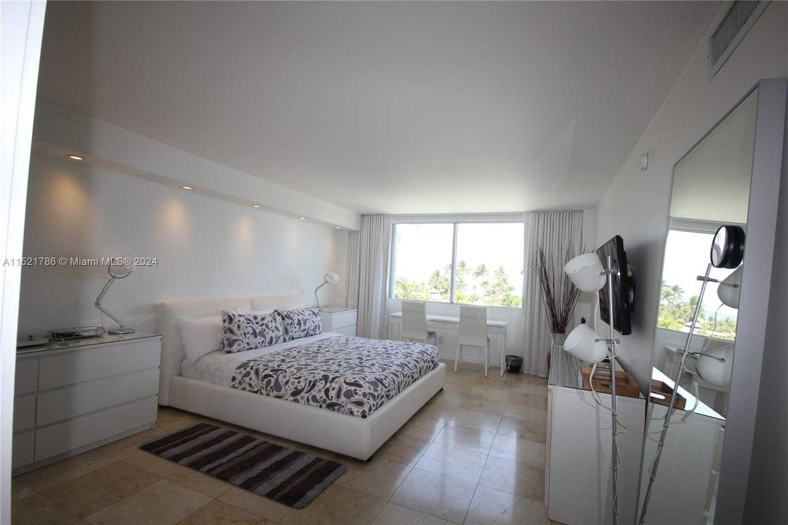 Small Image of 5151 COLLINS AV #532, Miami Beach Number 15