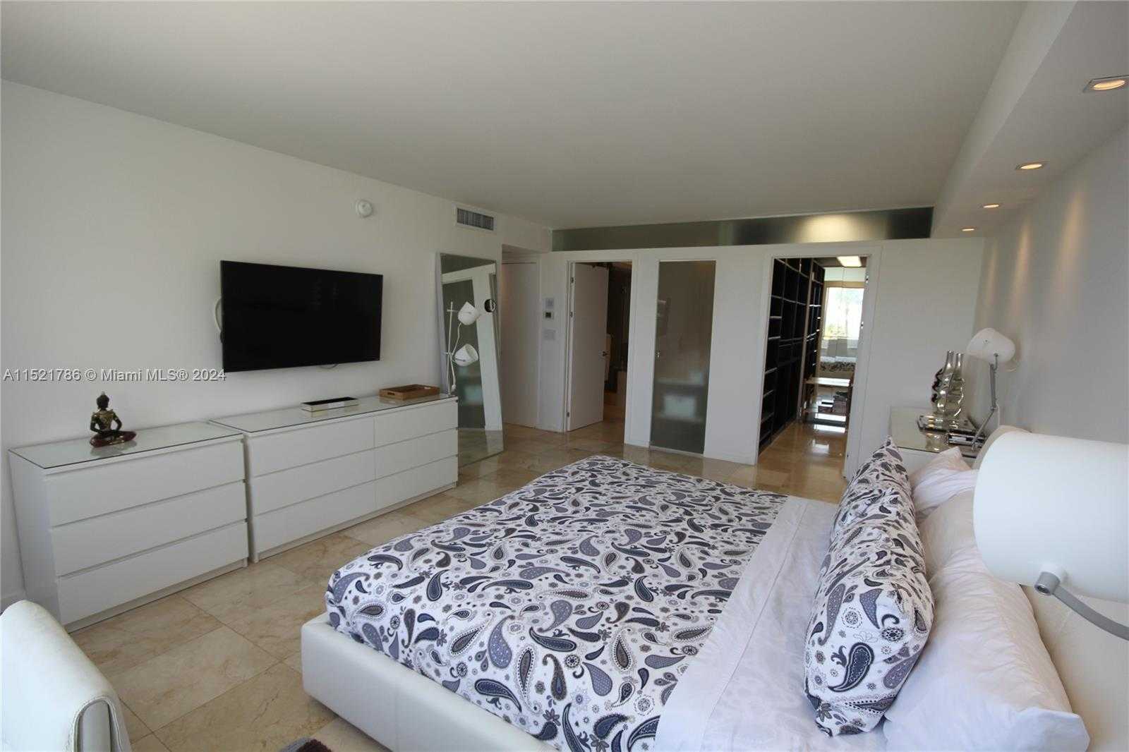 Small Image of 5151 COLLINS AV #532, Miami Beach Number 18