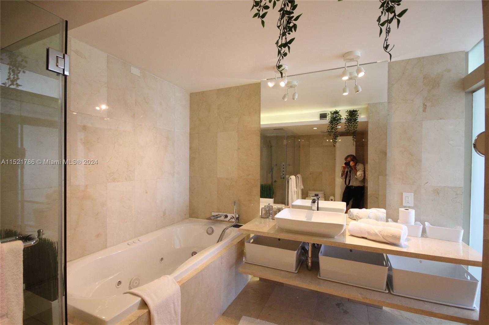 Small Image of 5151 COLLINS AV #532, Miami Beach Number 23