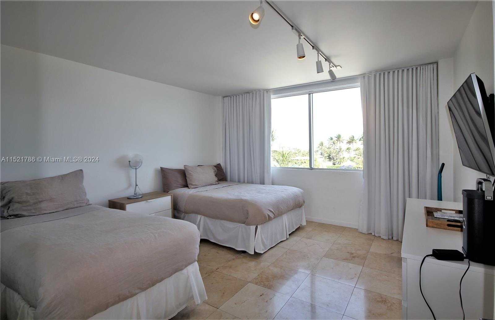 Small Image of 5151 COLLINS AV #532, Miami Beach Number 26