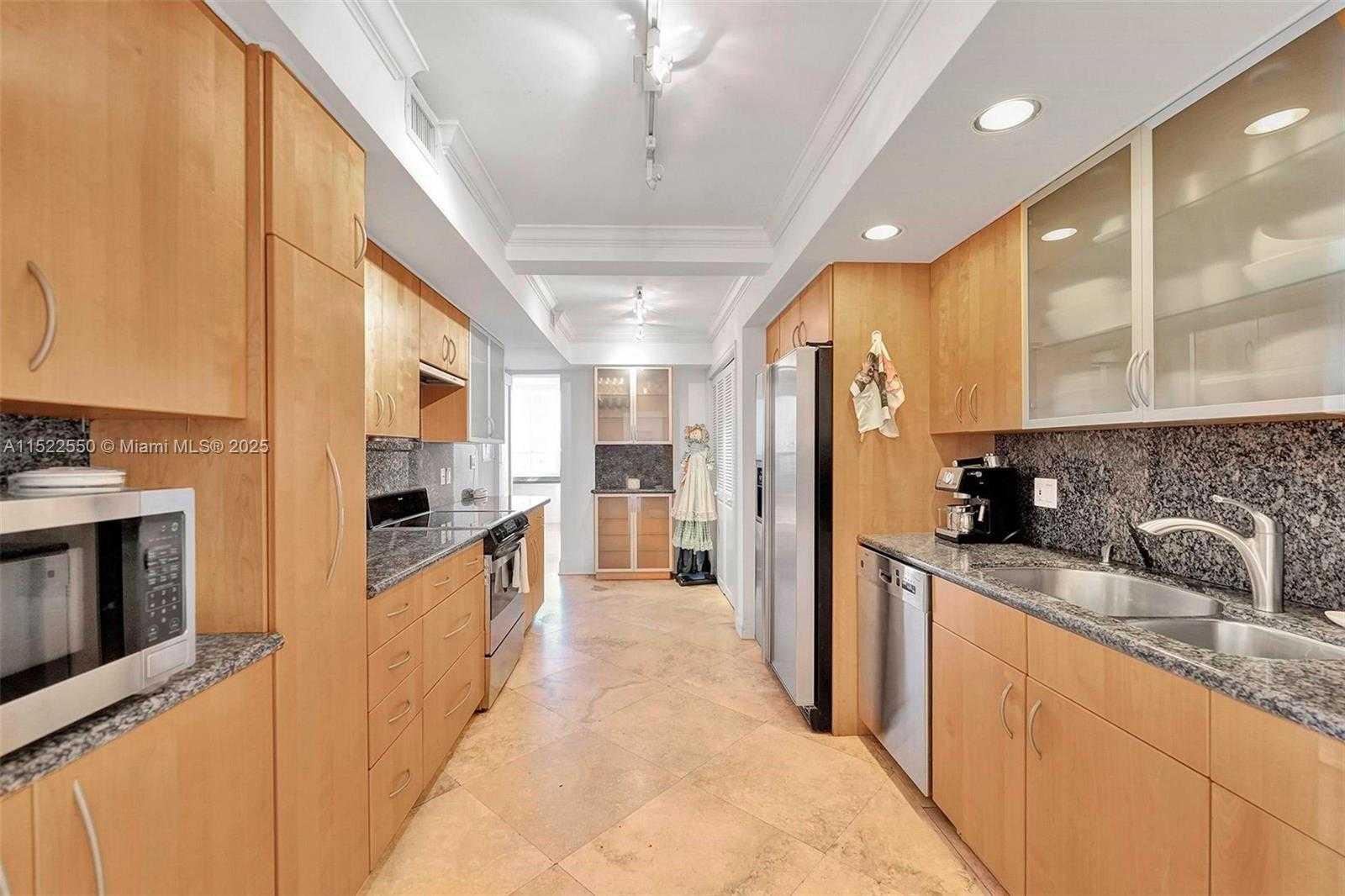 Small Image of 3 GROVE ISLE DR #C710, Miami Number 16