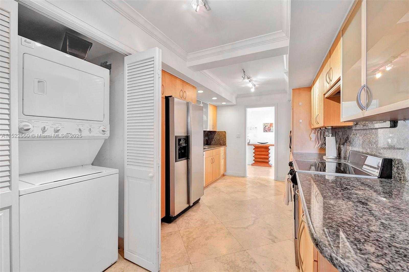 Small Image of 3 GROVE ISLE DR #C710, Miami Number 17