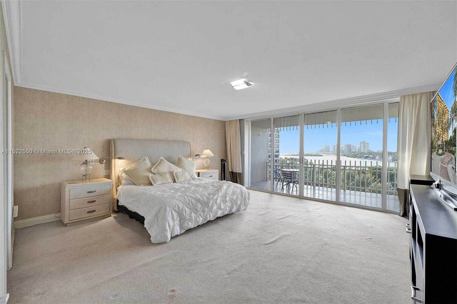 Small Image of 3 GROVE ISLE DR #C710, Miami Number 23