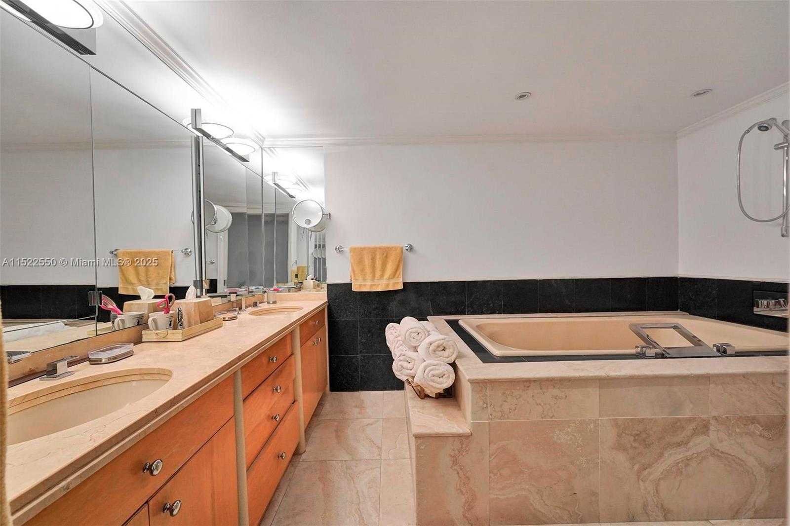 Small Image of 3 GROVE ISLE DR #C710, Miami Number 27