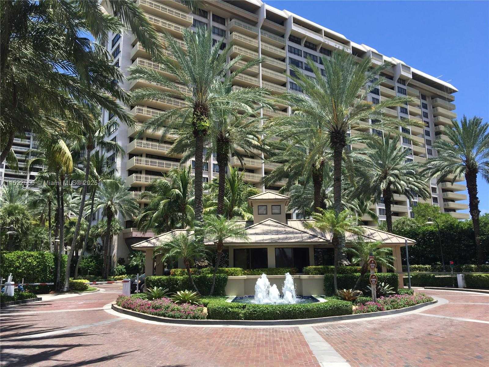 Small Image of 3 GROVE ISLE DR #C710, Miami Number 28