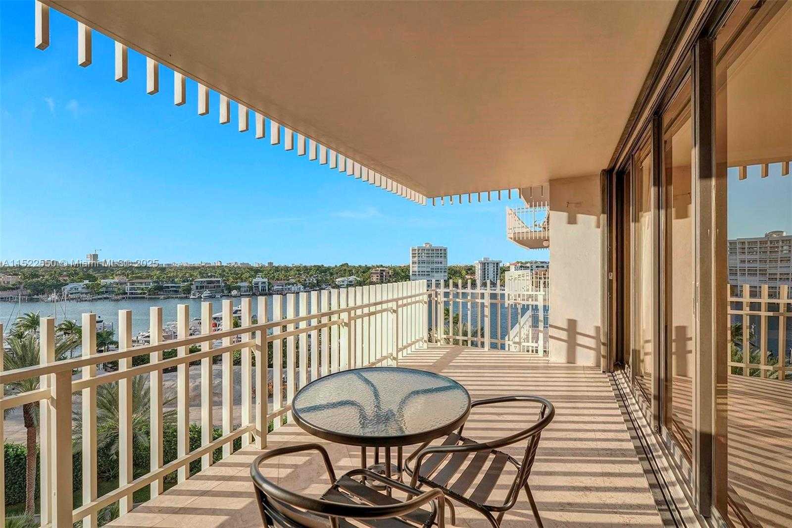 Small Image of 3 GROVE ISLE DR #C710, Miami Number 40