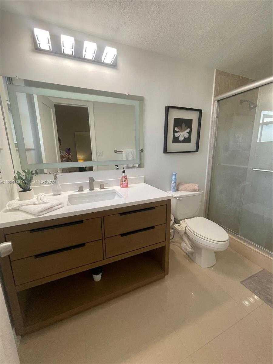 Small Image of 3801 SOUTH OCEAN DR #15V, Hollywood Number 15