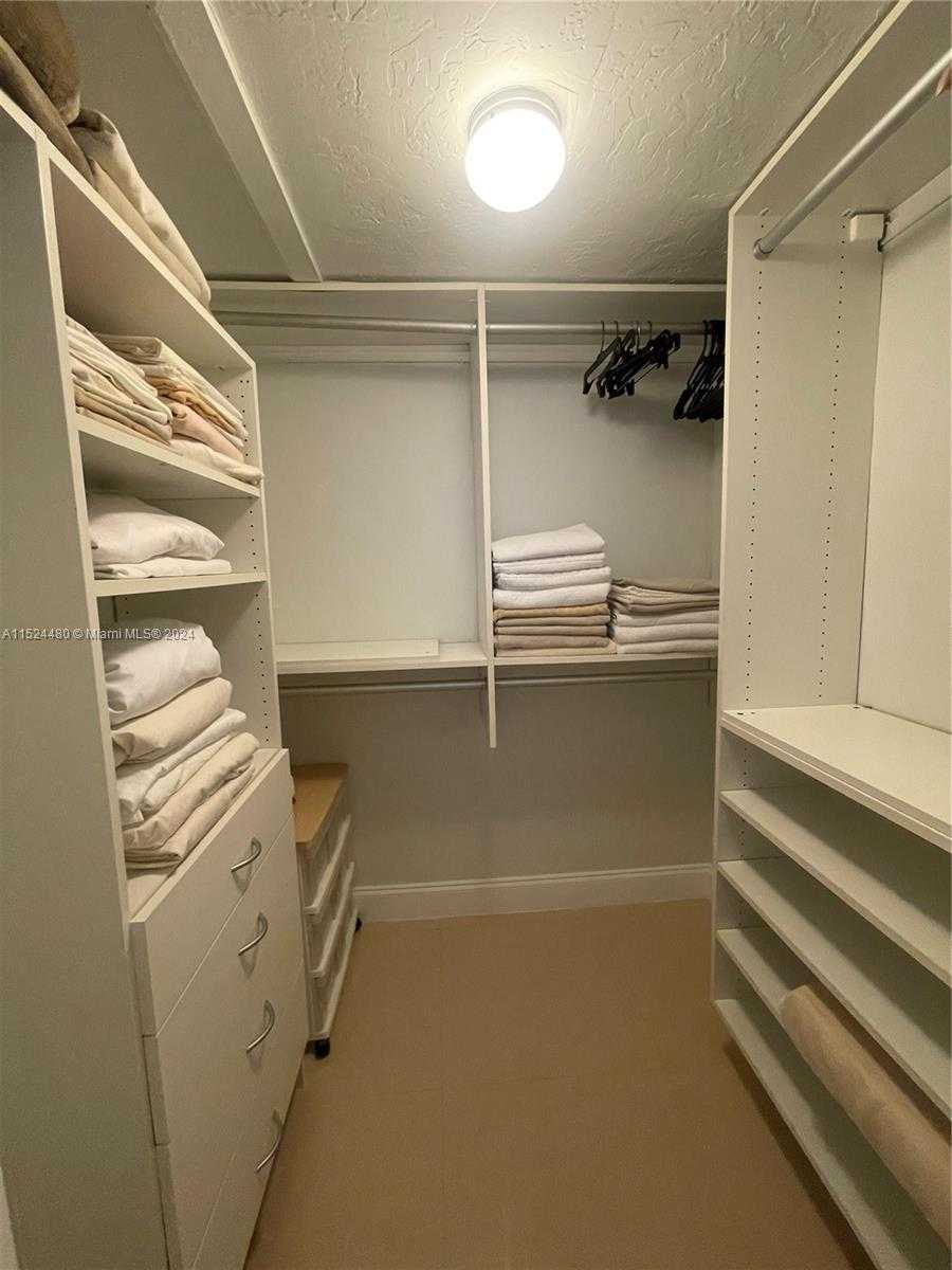 Small Image of 3801 SOUTH OCEAN DR #15V, Hollywood Number 16