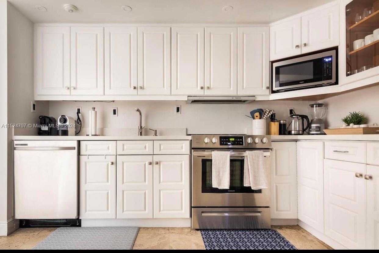 Small Image of 101 CRANDON BLVD #175, Key Biscayne Number 6