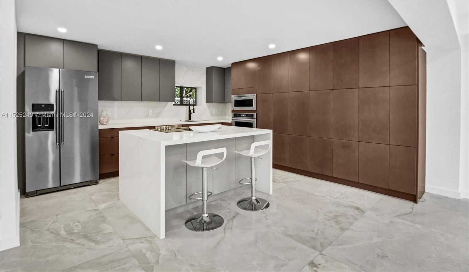 Small Image of 888 WEST 47TH STREET, Miami Beach Number 10
