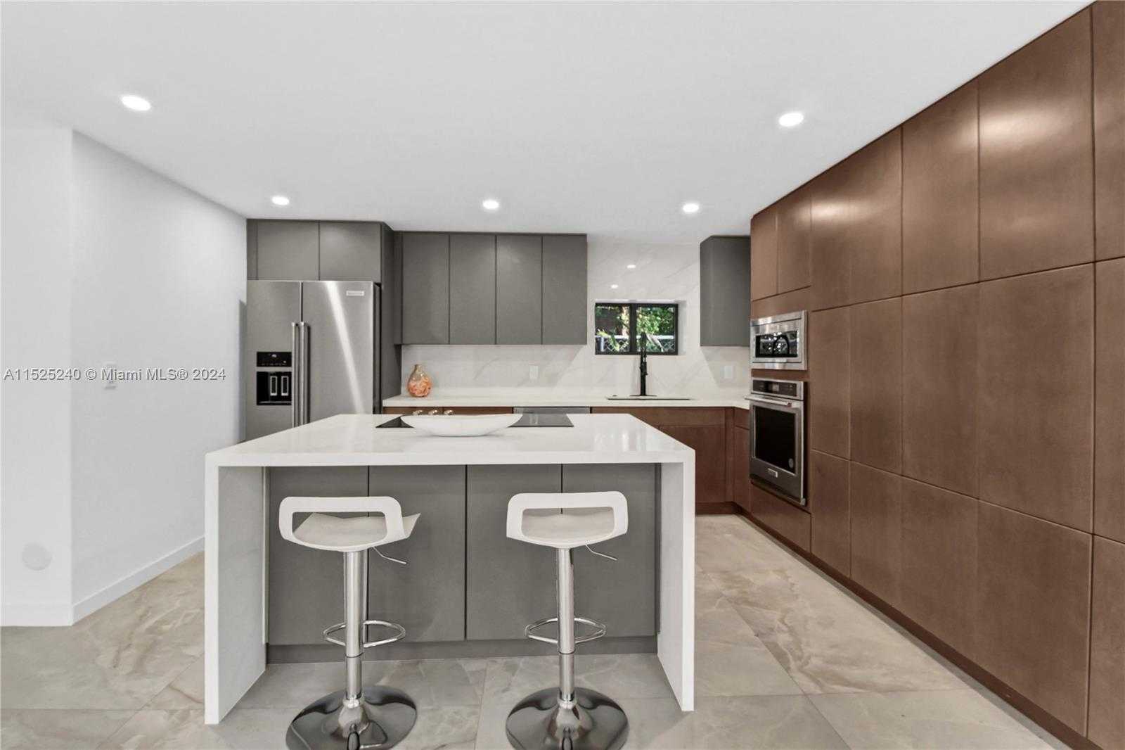 Small Image of 888 WEST 47TH STREET, Miami Beach Number 11
