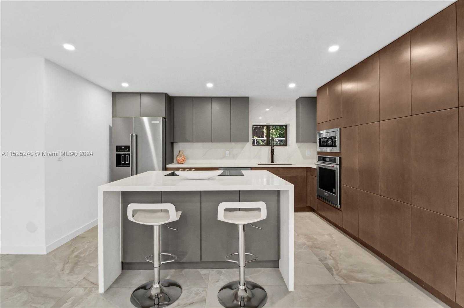 Small Image of 888 WEST 47TH STREET, Miami Beach Number 12