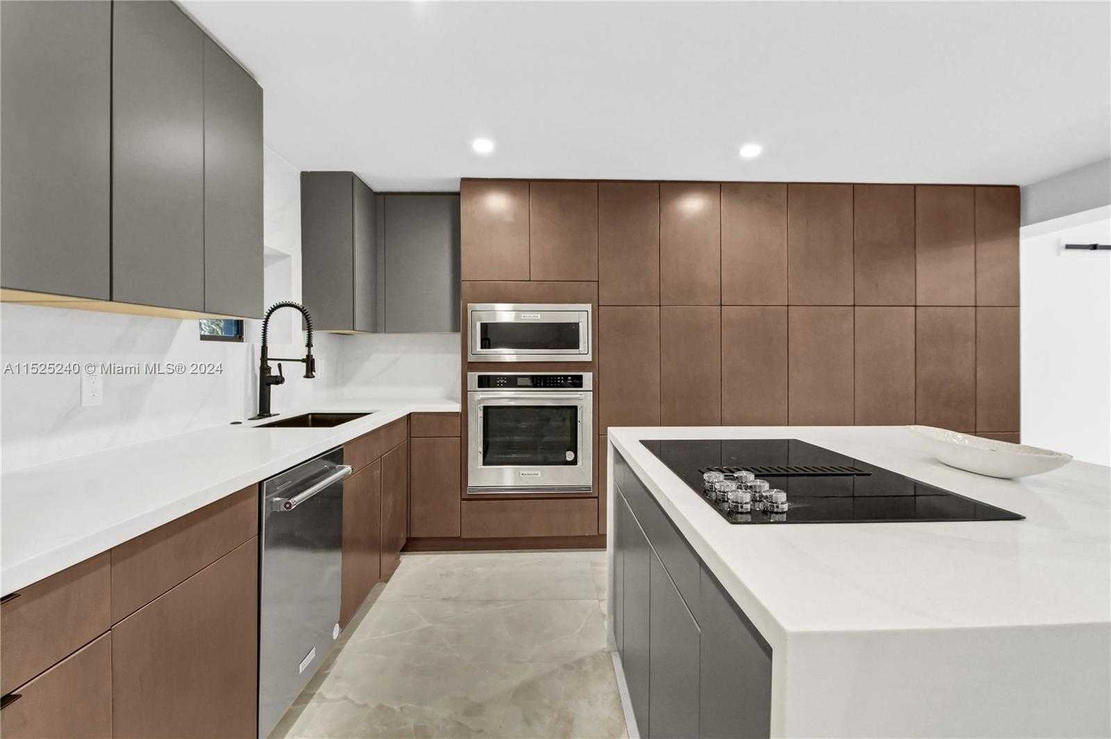 Small Image of 888 WEST 47TH STREET, Miami Beach Number 14