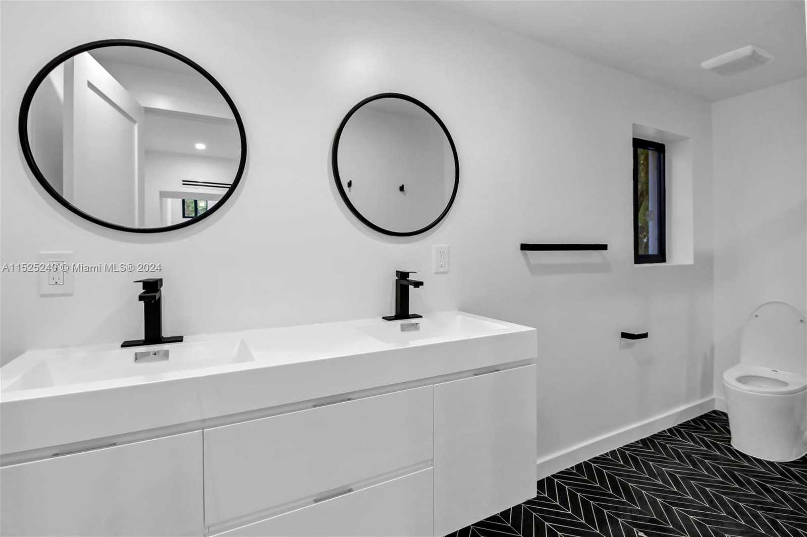 Small Image of 888 WEST 47TH STREET, Miami Beach Number 28