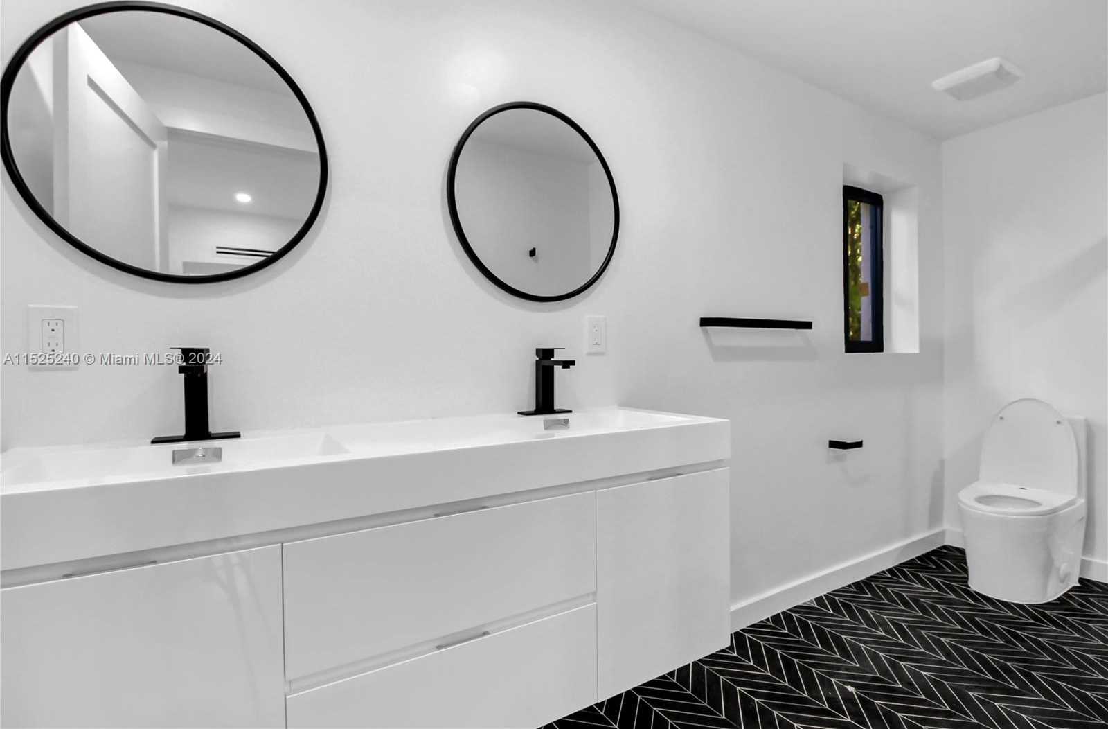 Small Image of 888 WEST 47TH STREET, Miami Beach Number 32