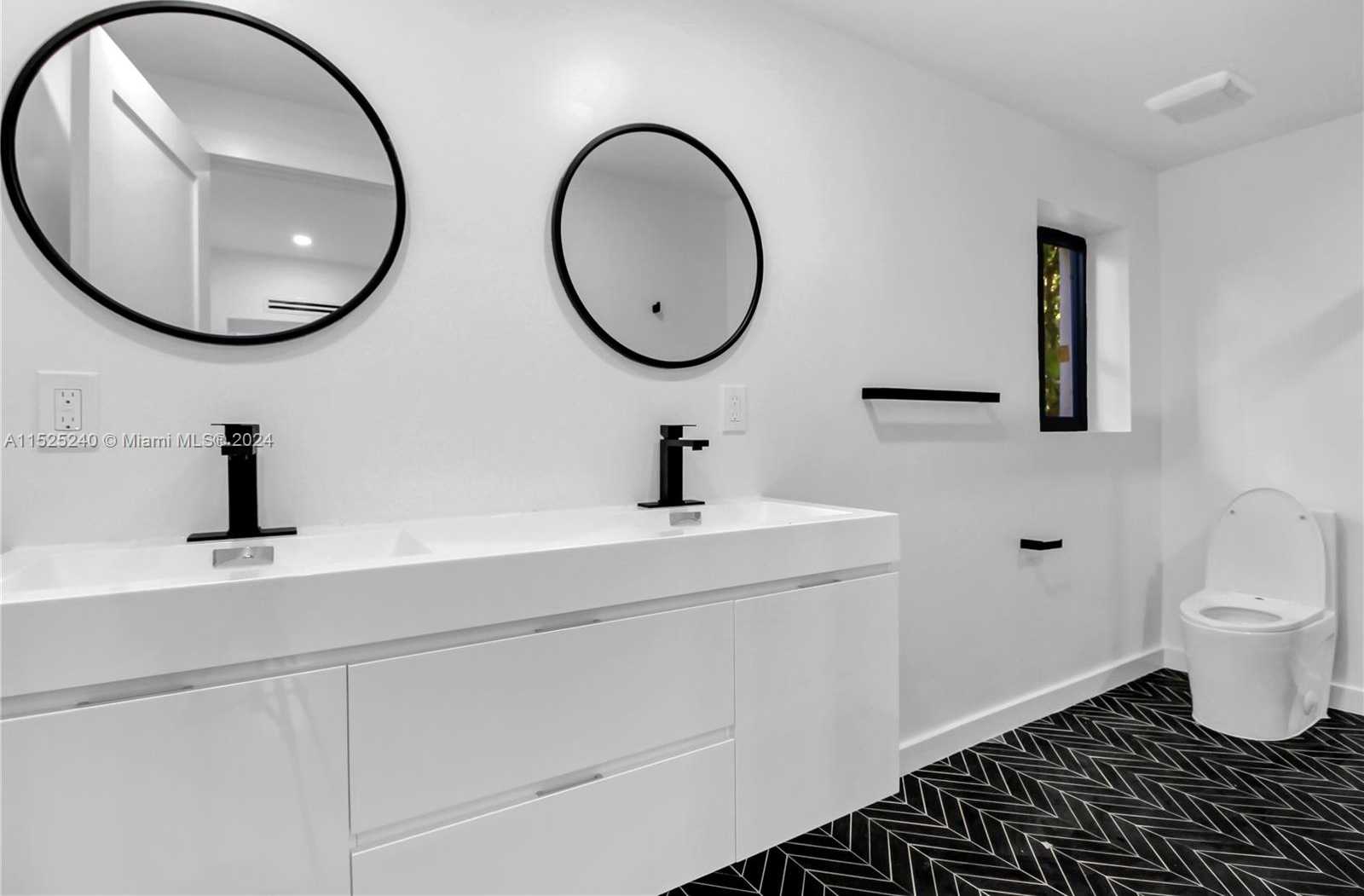 Small Image of 888 WEST 47TH STREET, Miami Beach Number 33
