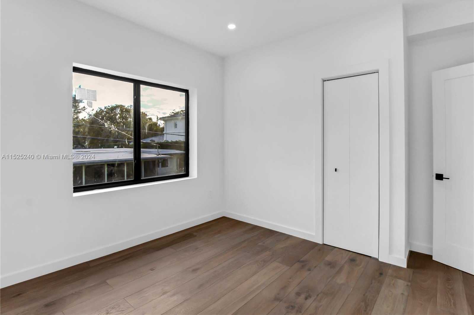 Small Image of 888 WEST 47TH STREET, Miami Beach Number 39