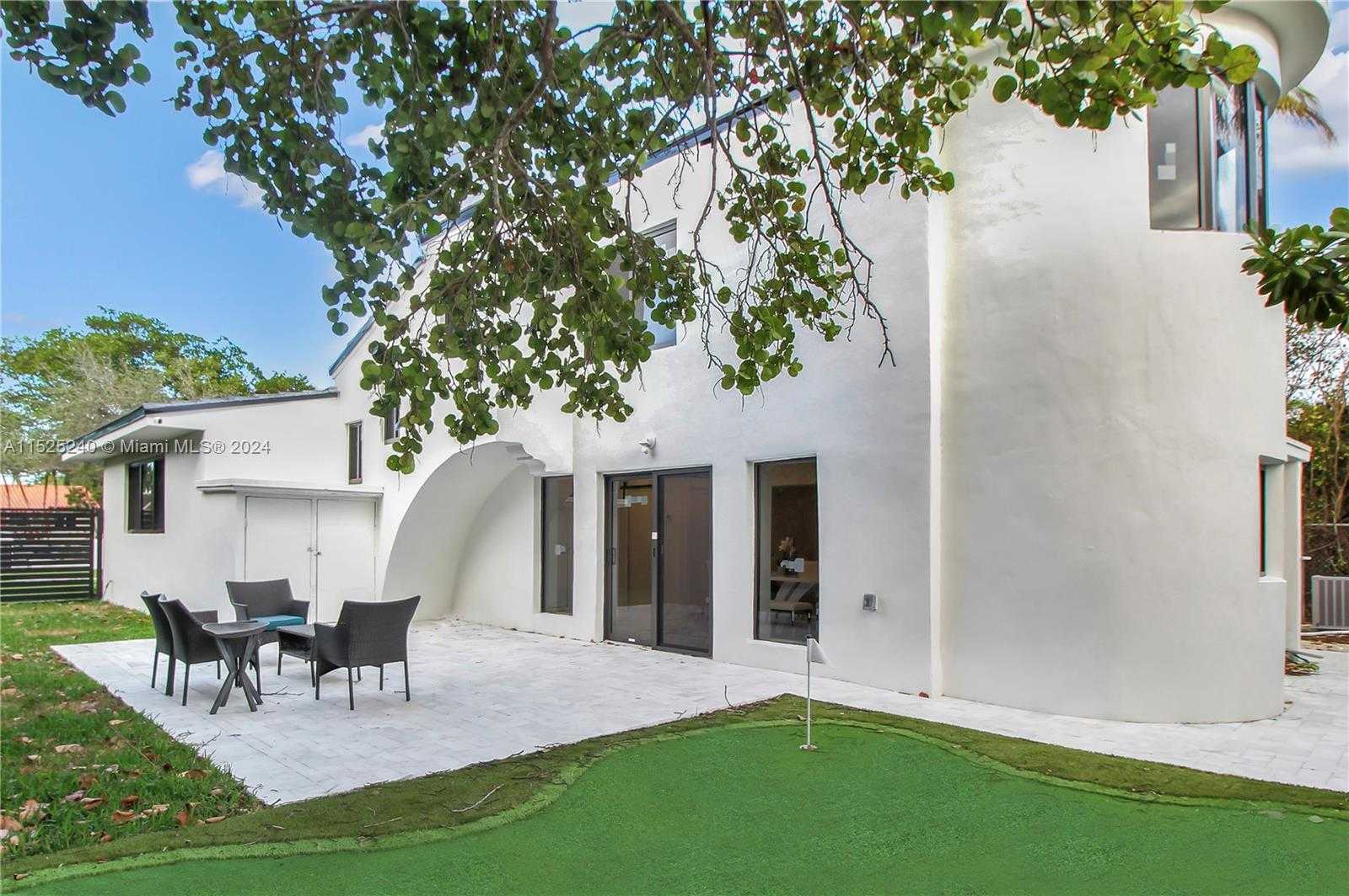Small Image of 888 WEST 47TH STREET, Miami Beach Number 53