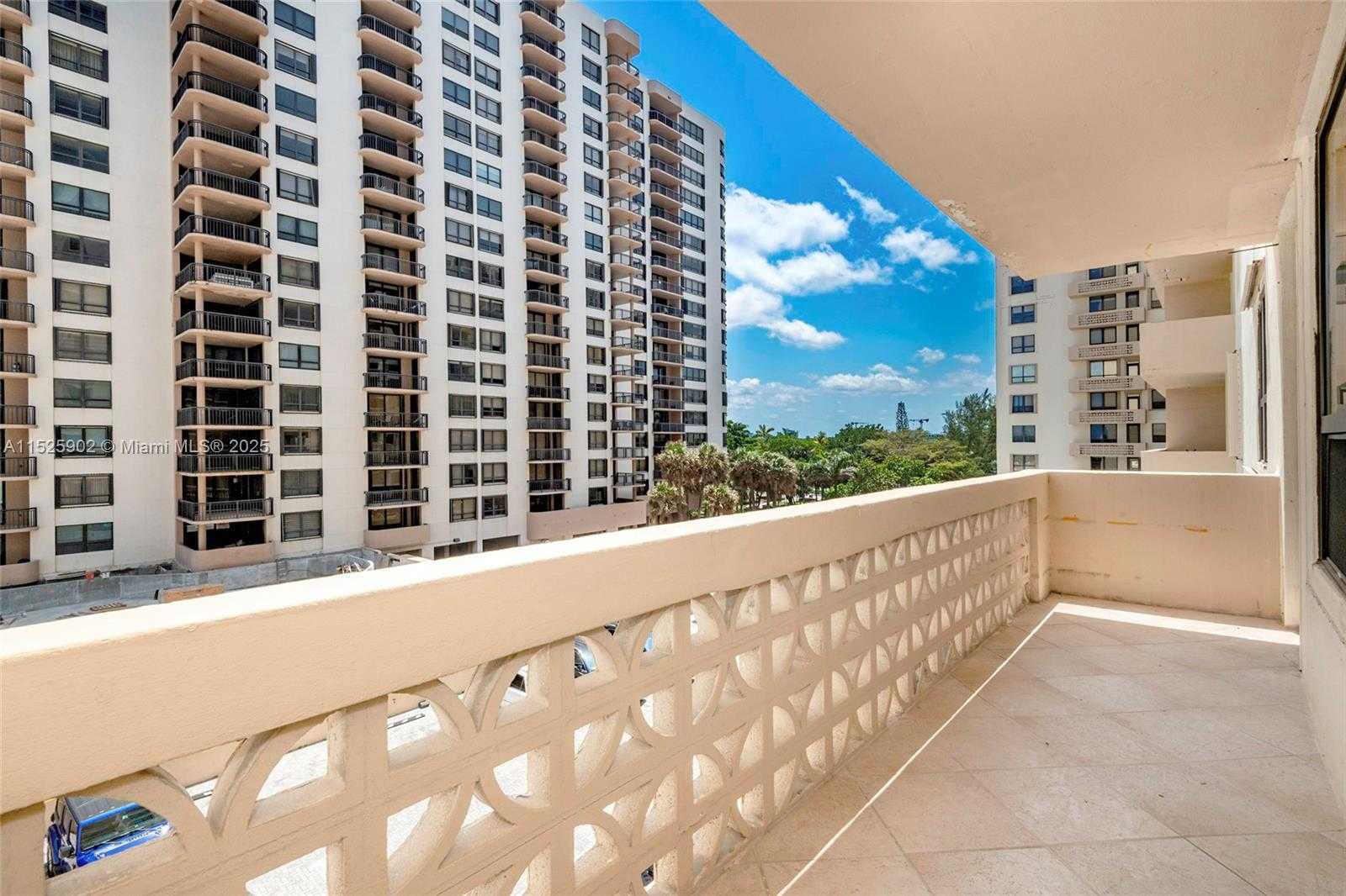 Small Image of 10185 COLLINS AVE #515, Bal Harbour Number 23