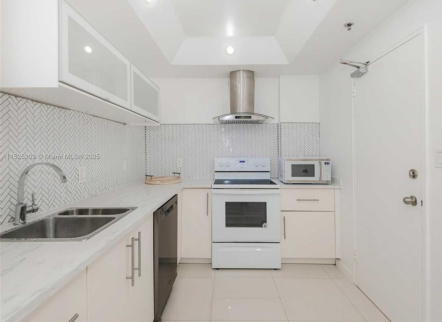 Small Image of 10185 COLLINS AVE #515, Bal Harbour Number 7