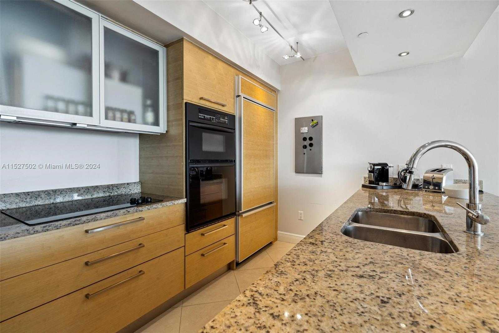 Small Image of 1830 SOUTH OCEAN DR #2703, Hallandale Beach Number 5